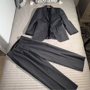 Class club Gold Label boys dark Gray 2 piece Pinstripe Suit Sz: 10